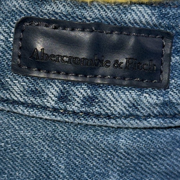 Abercrombie & Fitch Button-fly Cut Off denim Shorts - Picture 6 of 10